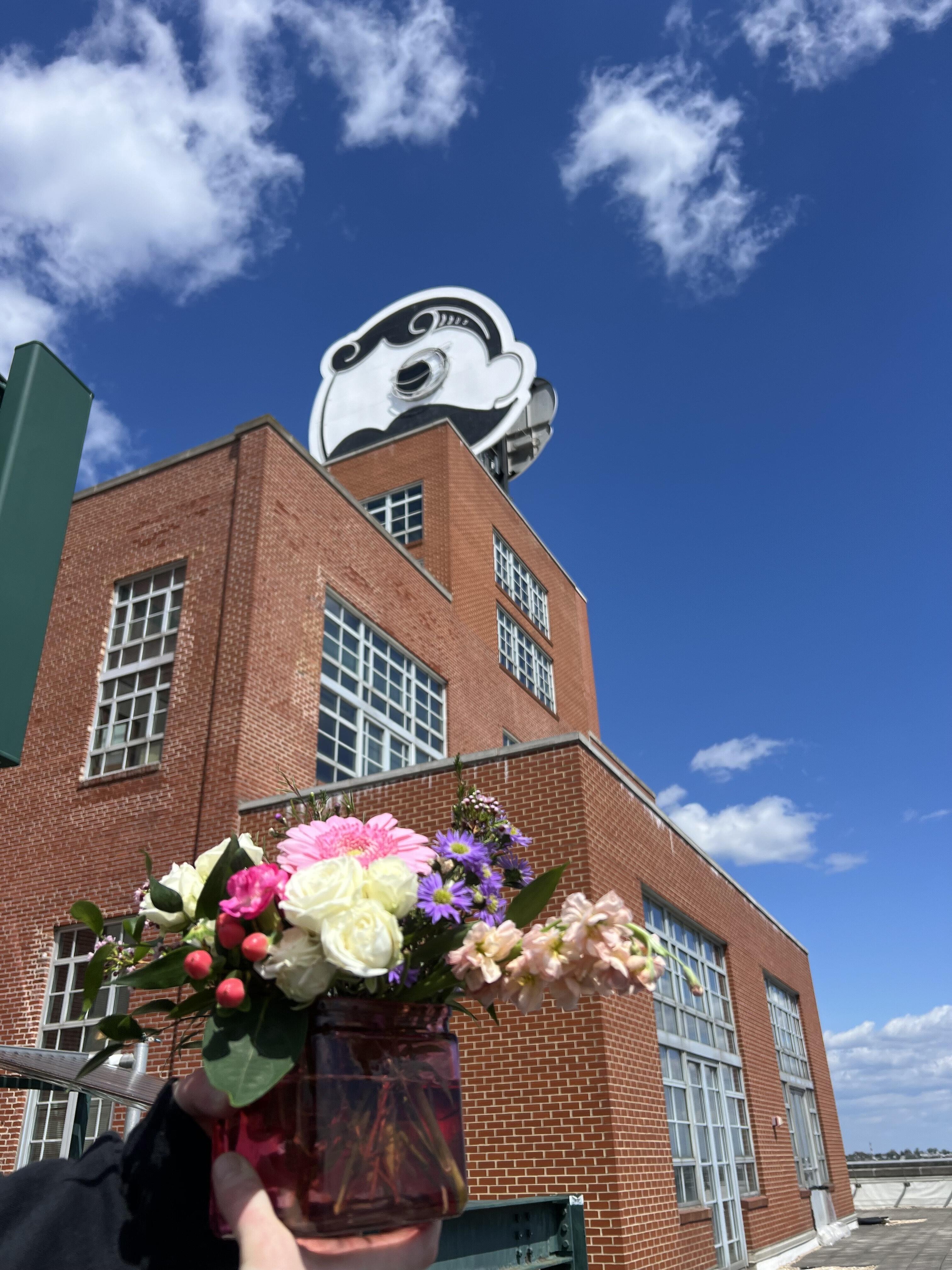 Campaign cover image for Mums & Mimosas: A DIY Flower Arrangement