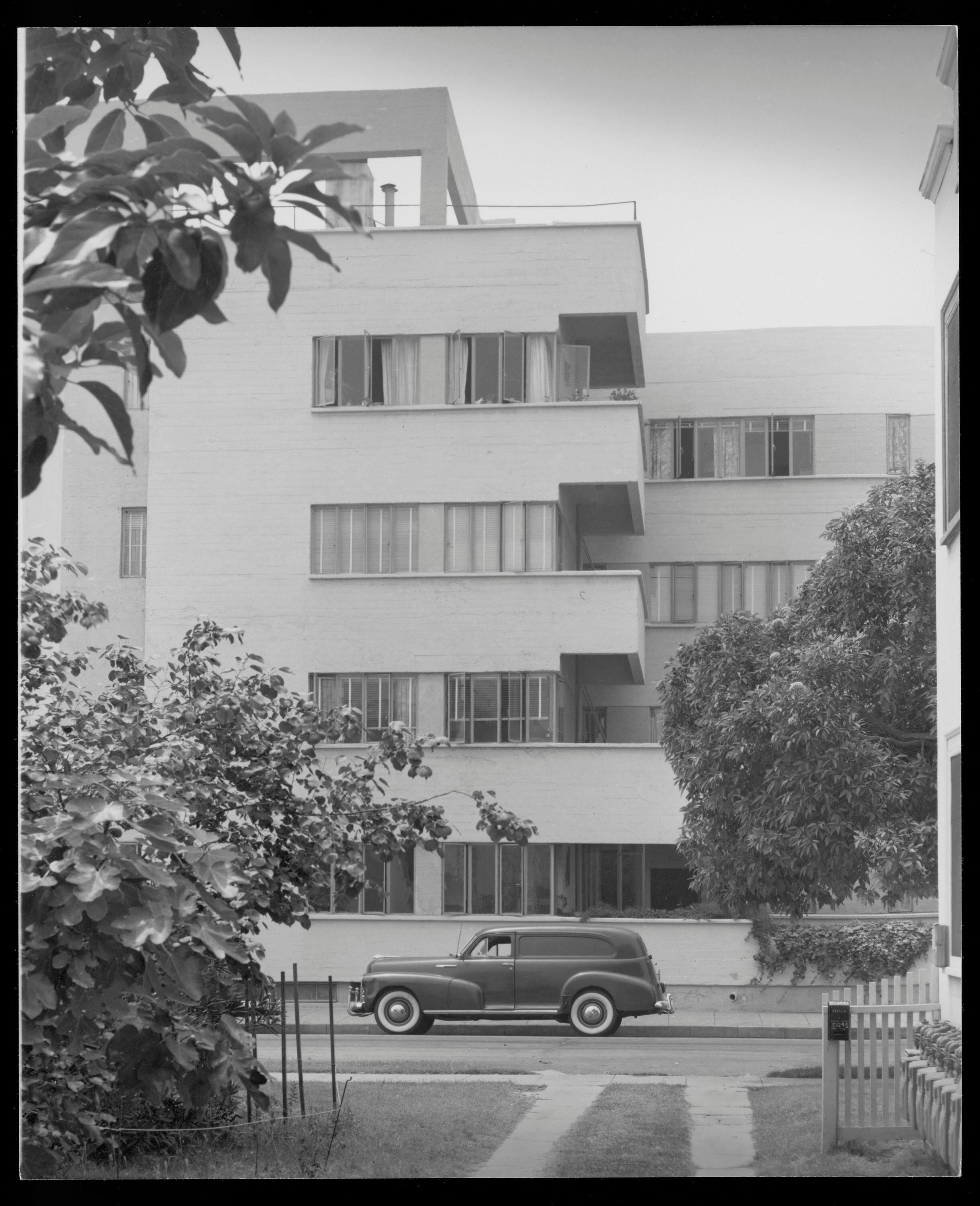Campaign cover image for L.A. FORUM TOUR: JARDINETTE APARTMENTS