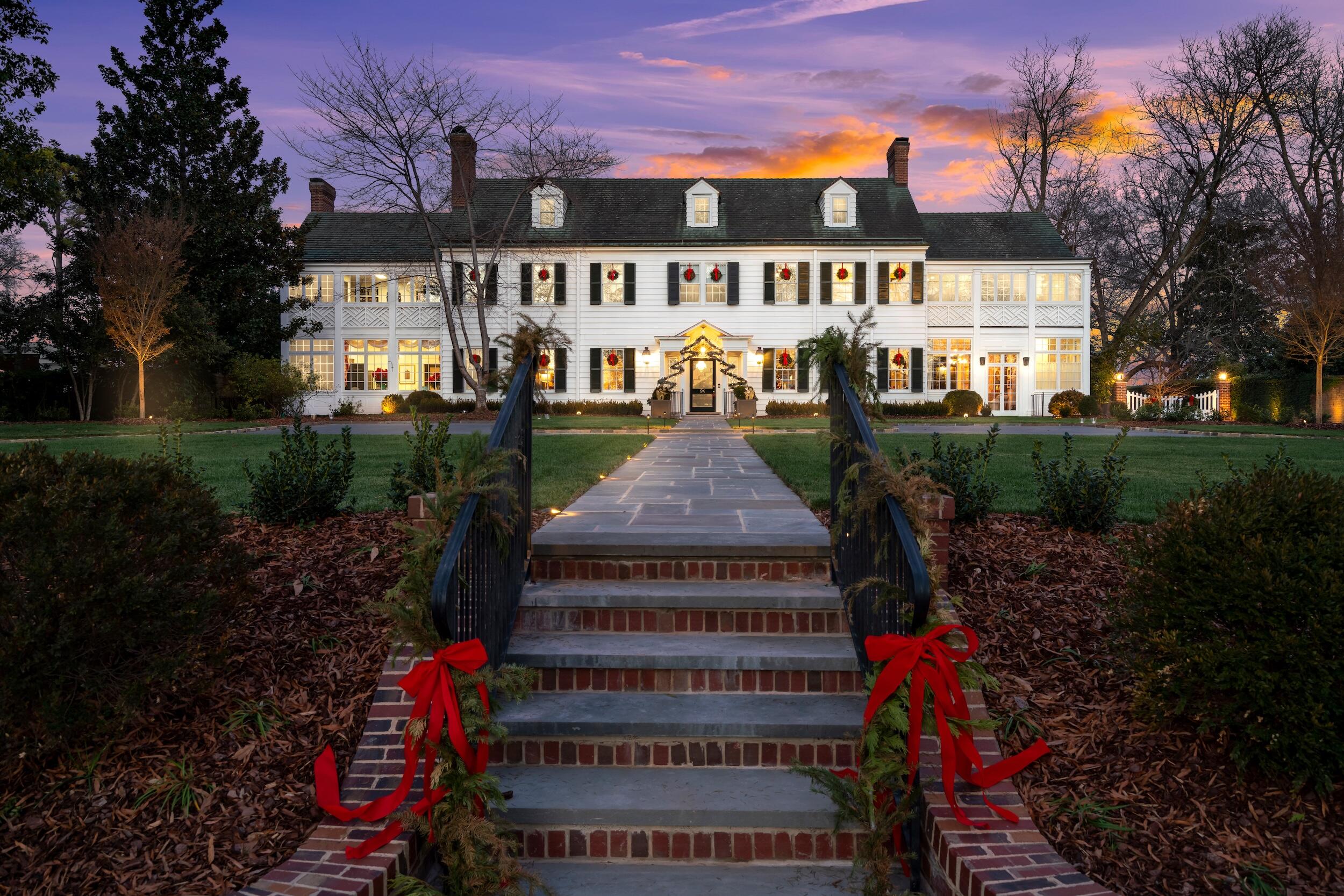 Campaign cover image for North Carolina Chapter December Holiday Soiree & Home Tour