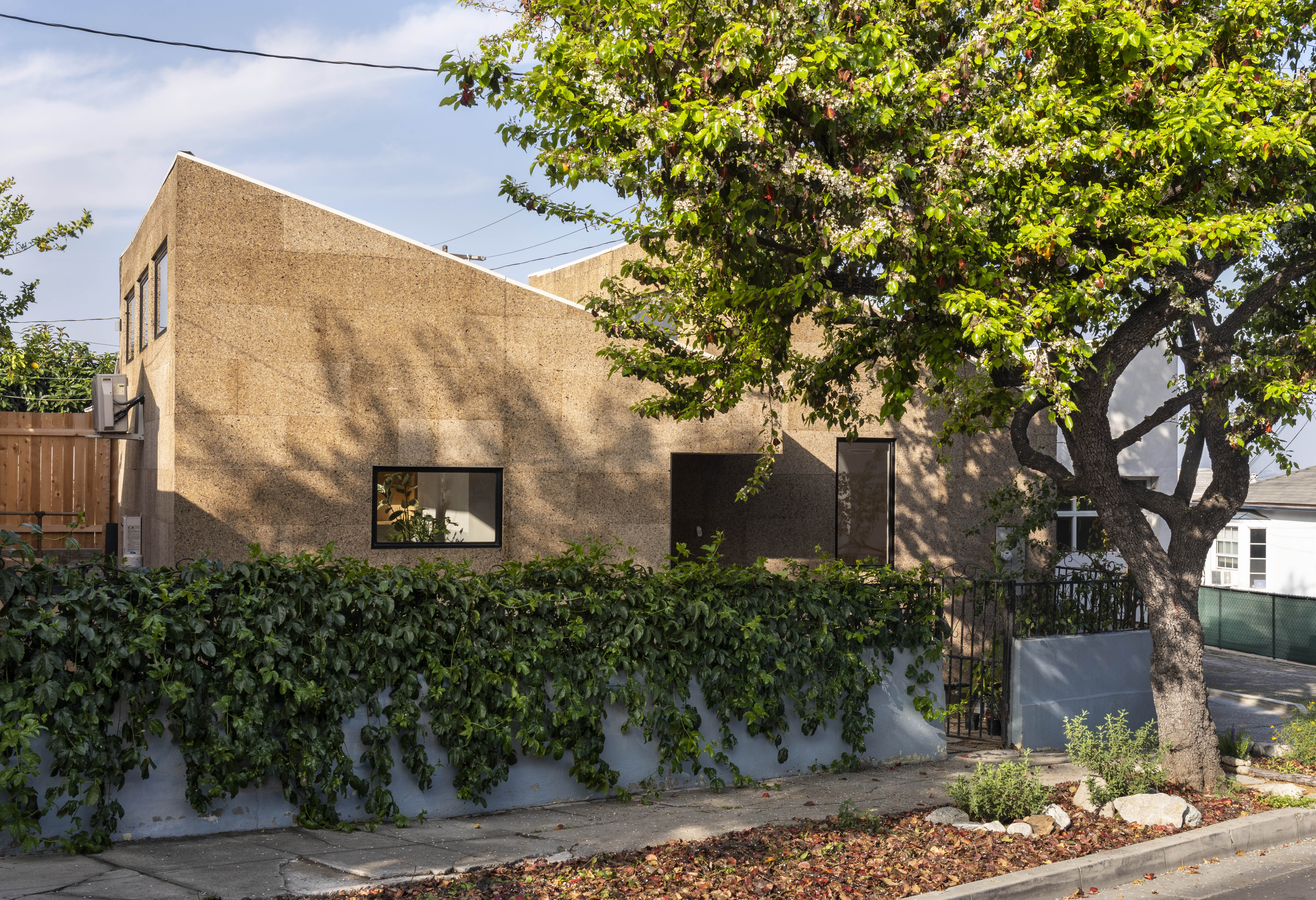 Campaign cover image for House Tour: Responsive Homes/Utopiad