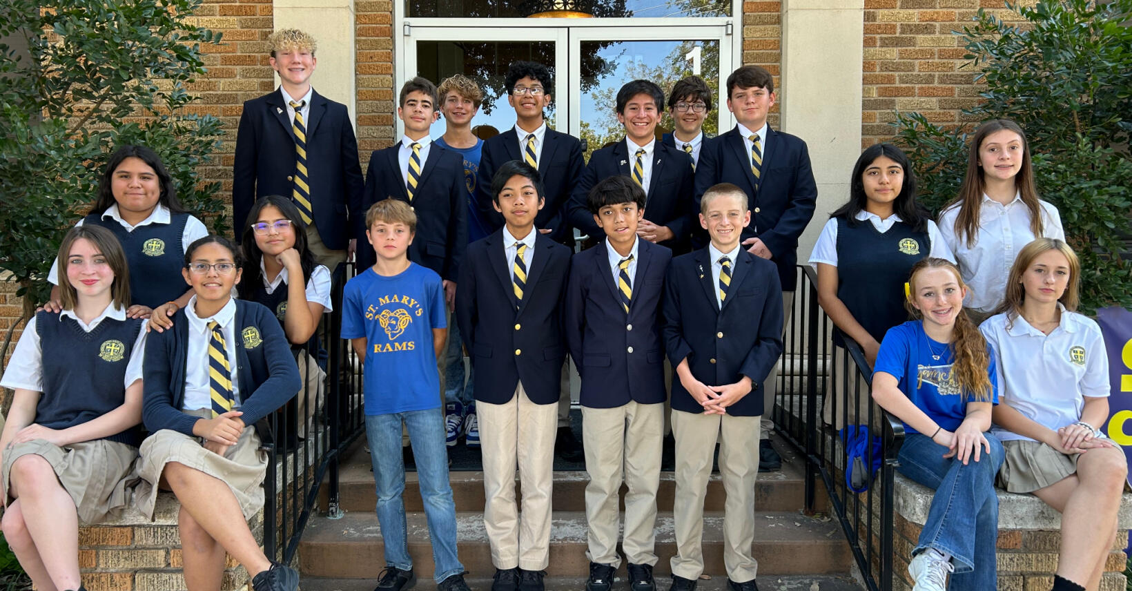 Campaign cover image for 8th Grade Gift Card Basket Raffle