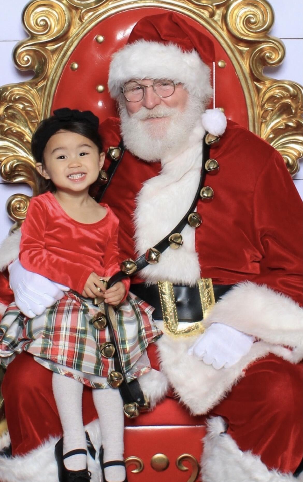 Campaign cover image for Photos with Santa @ Holiday Artisan Market 2025