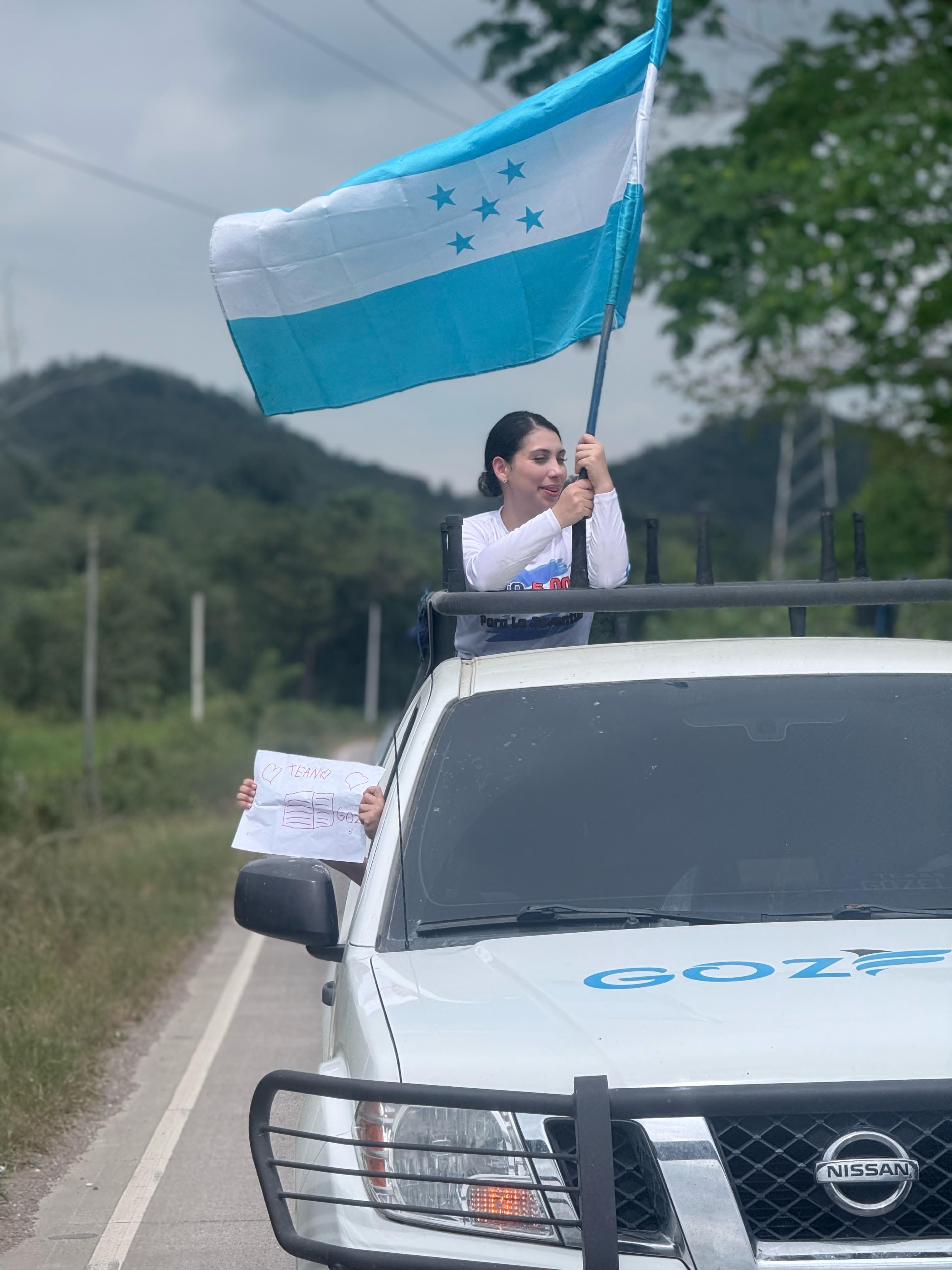 Campaign cover image for Challenge 5000 Bibles | Reto 5000 Biblias