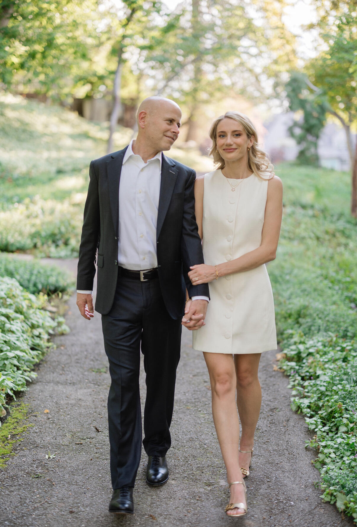 Campaign cover image for Mary Beth and Rob Refugee Fund