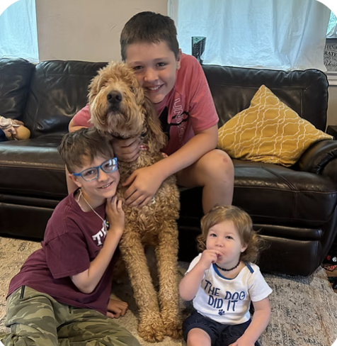 Gus | Best Child Handler | The Phillips Family logo